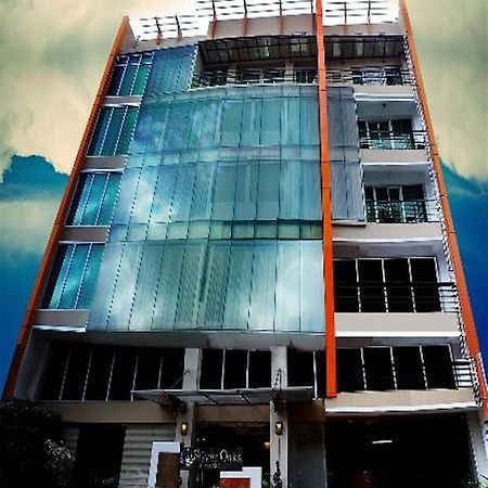 Silver Oaks Suites & Hotel Manila Esterno foto