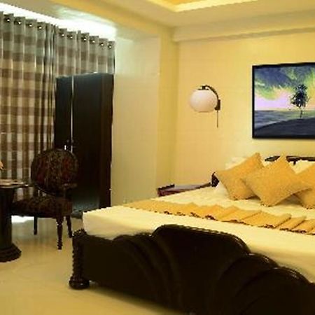 Silver Oaks Suites & Hotel Manila Esterno foto