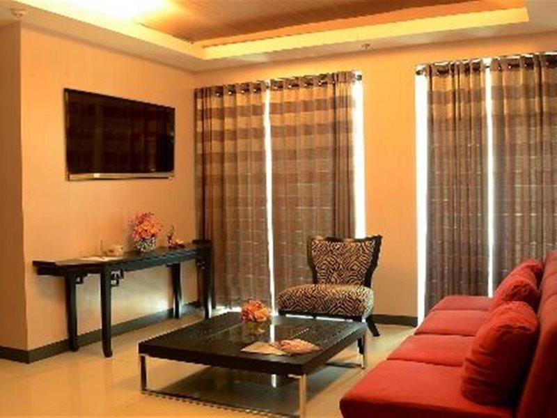 Silver Oaks Suites & Hotel Manila Esterno foto