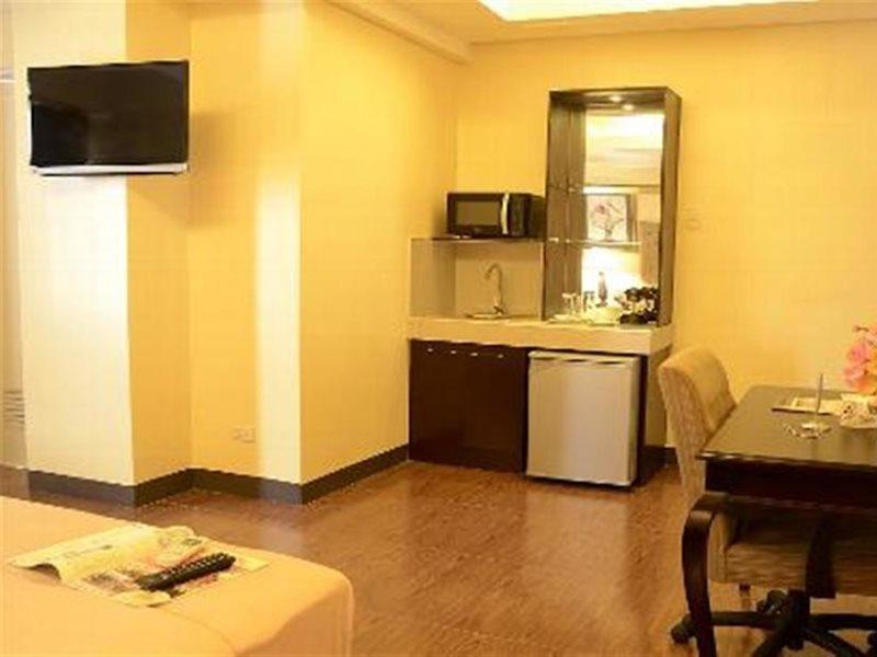 Silver Oaks Suites & Hotel Manila Esterno foto