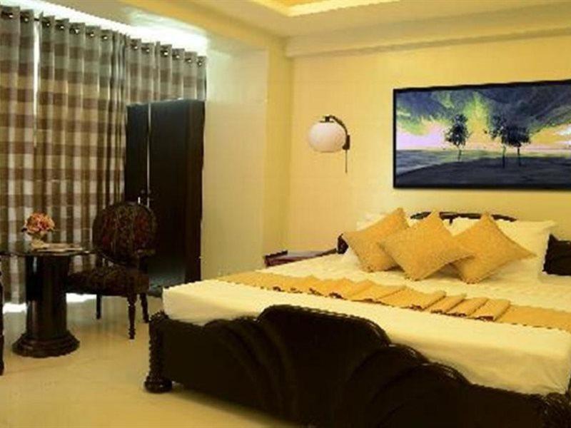 Silver Oaks Suites & Hotel Manila Esterno foto