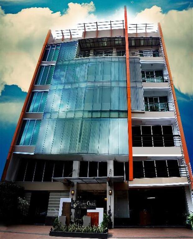 Silver Oaks Suites & Hotel Manila Esterno foto