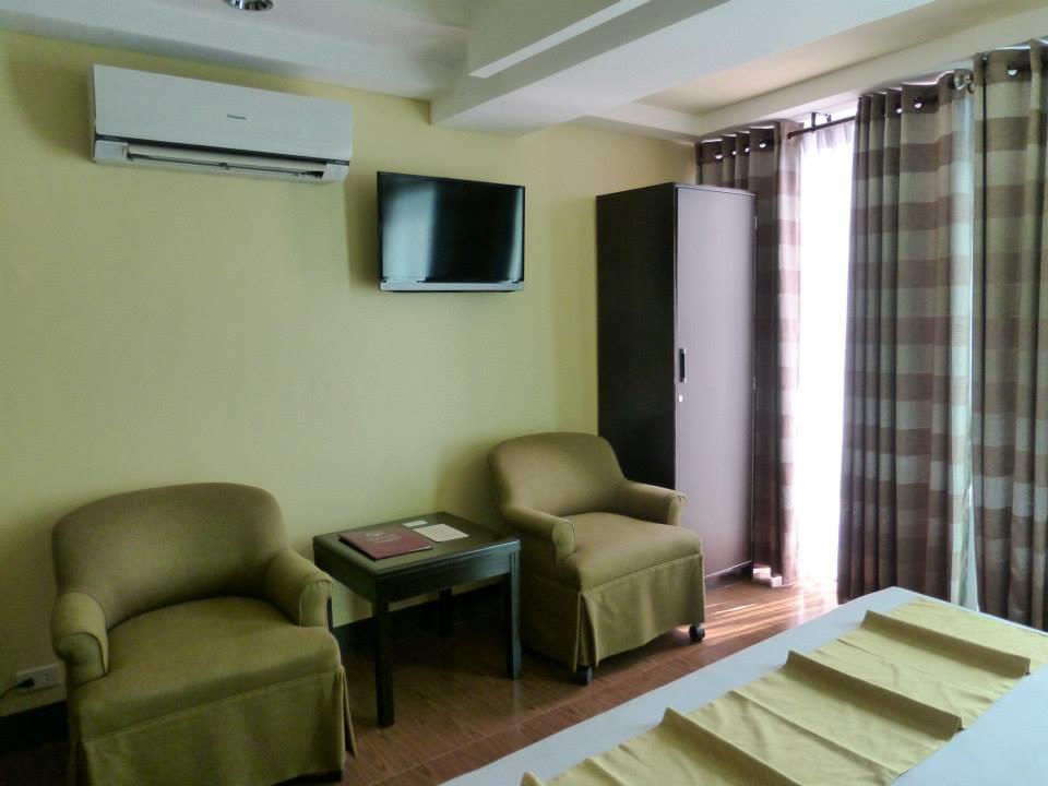 Silver Oaks Suites & Hotel Manila Esterno foto