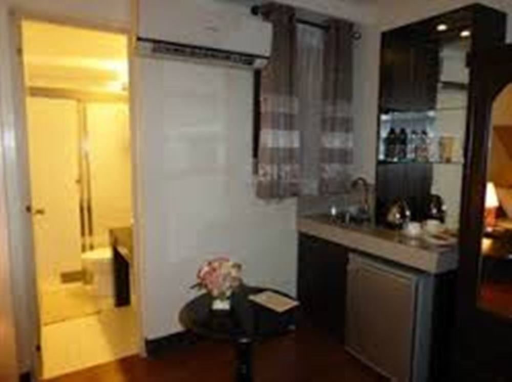 Silver Oaks Suites & Hotel Manila Esterno foto