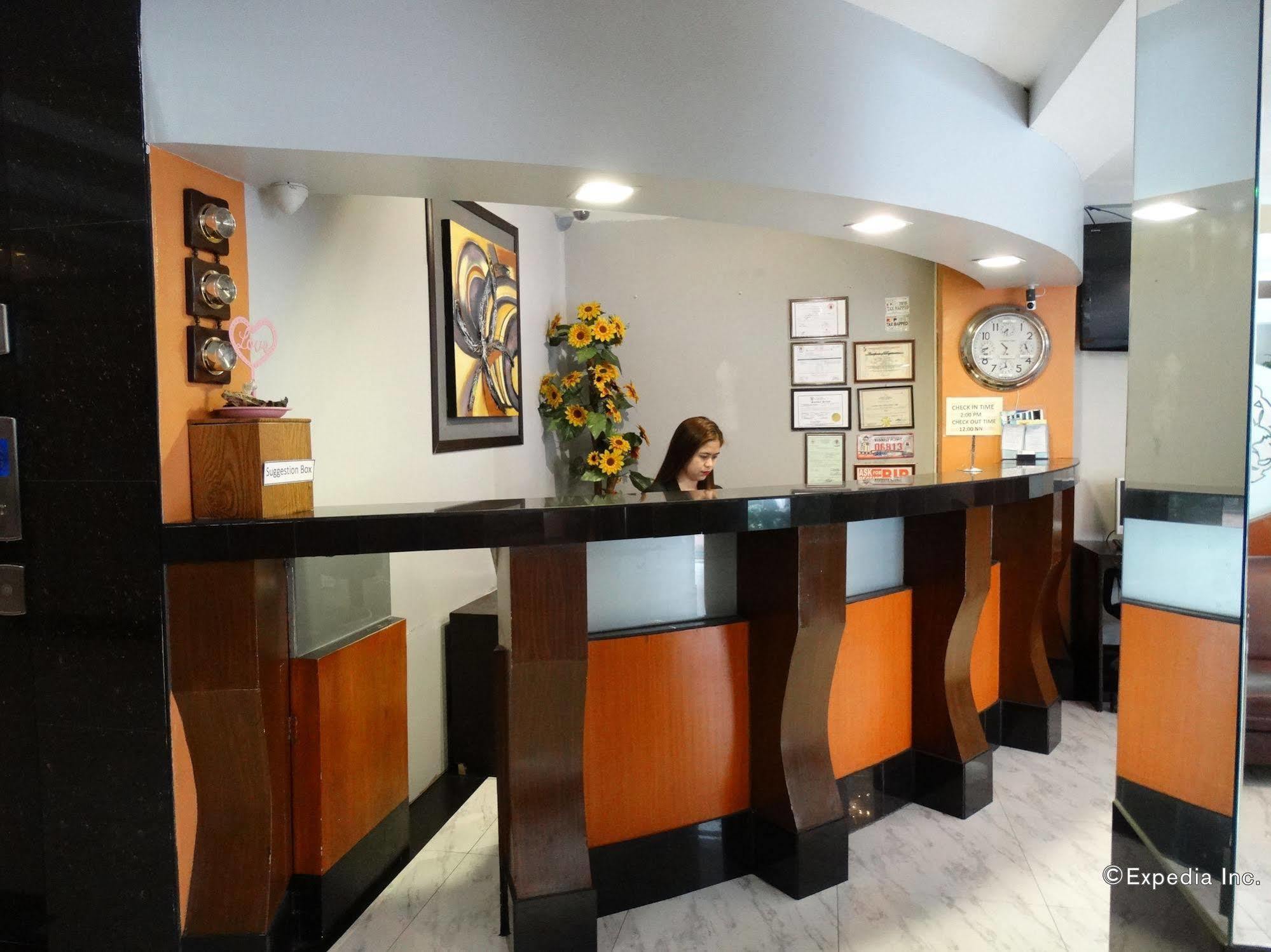 Silver Oaks Suites & Hotel Manila Esterno foto